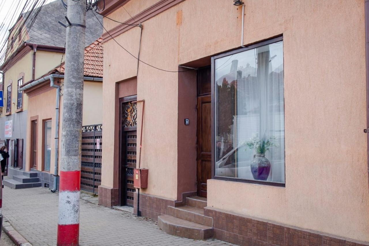 Reghin Guest House Exterior photo